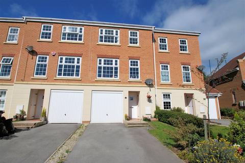 3 bedroom townhouse for sale, Inchburn Crescent, Penistone S36