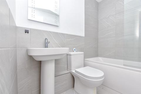 54 Abinger Drive, Redhill, RH1 6SY