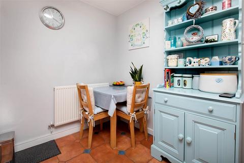 16 Waltham Close, Corby, NN17 2YF