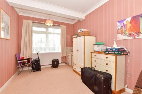 3 bedroom flat for sale, George V Avenue, Worthing, West Sussex
