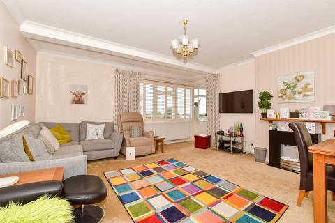 3 bedroom flat for sale, George V Avenue, Worthing, West Sussex