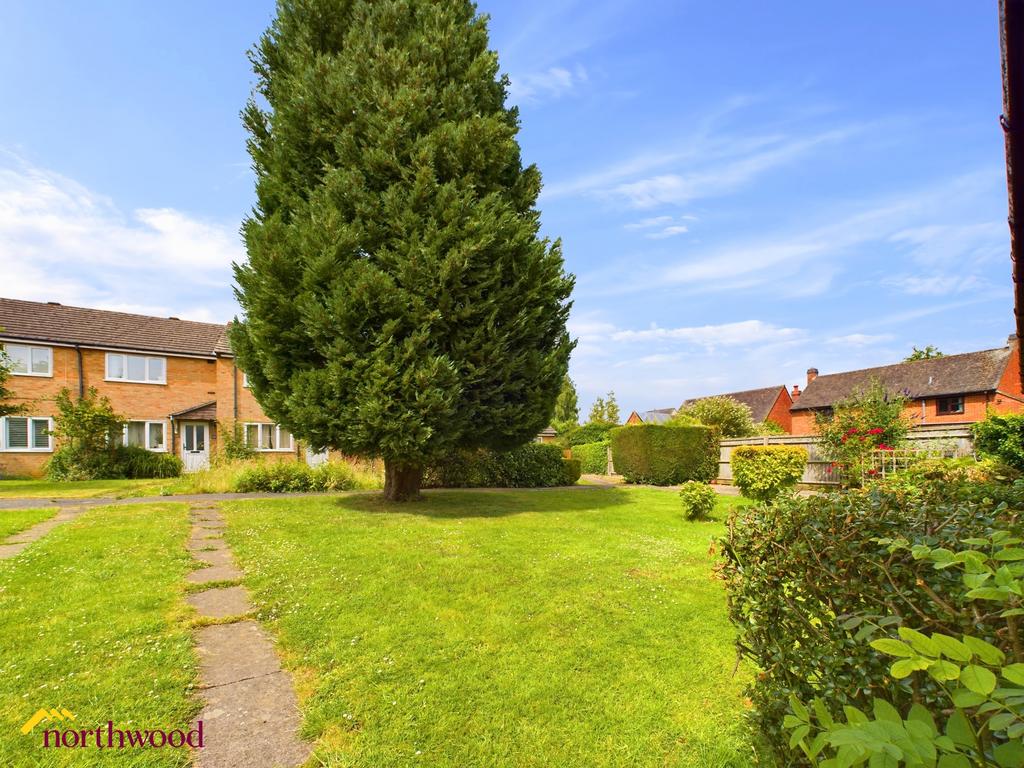 Rectory Road, Hook Norton OX15 2 bed bungalow £900 pcm (£208 pw)