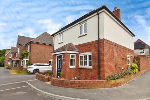 3 bedroom detached house for sale, Barnard Mews, Amesbury, SP4 7FJ