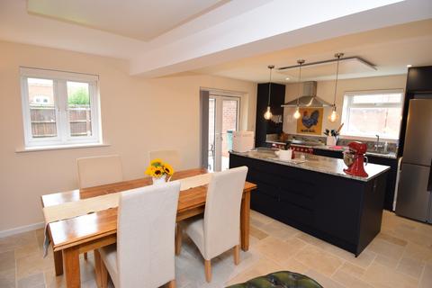 5 Barnard Mews, Amesbury, Salisbury, SP4 7FJ