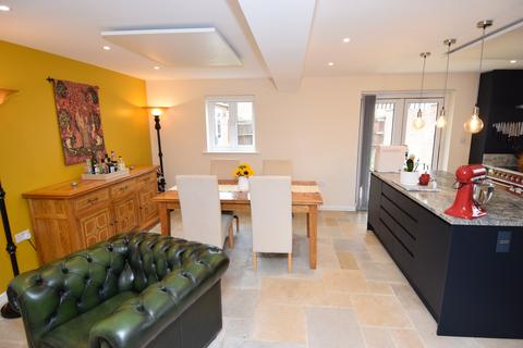 5 Barnard Mews, Amesbury, Salisbury, SP4 7FJ