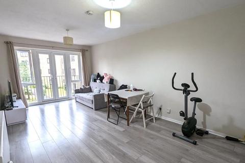 2 bedroom apartment to rent, The Rowans, Woking GU22
