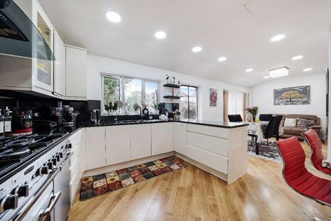 6 bedroom terraced house for sale, Barking IG11