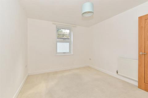 2 bedroom ground floor flat for sale, Lyons Crescent, Tonbridge, Kent