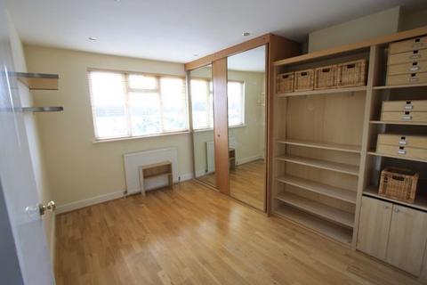 2 bedroom flat to rent, 105 Galpins Road, Thornton Heath, CR7