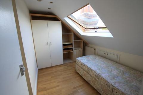2 bedroom flat to rent, 105 Galpins Road, Thornton Heath, CR7
