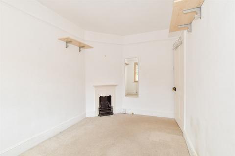 14 Barfields, Bletchingley, Redhill, RH1 4RA