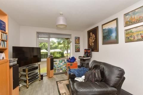 1 bedroom ground floor flat for sale, Aurum Close, Horley, Surrey