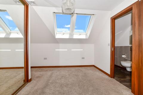 3 bedroom end of terrace house for sale, Olympia Way, Whitstable, Kent