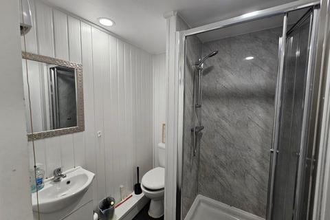 1 bedroom terraced house to rent, Woodborough Road, Nottingham, Nottinghamshire, NG3