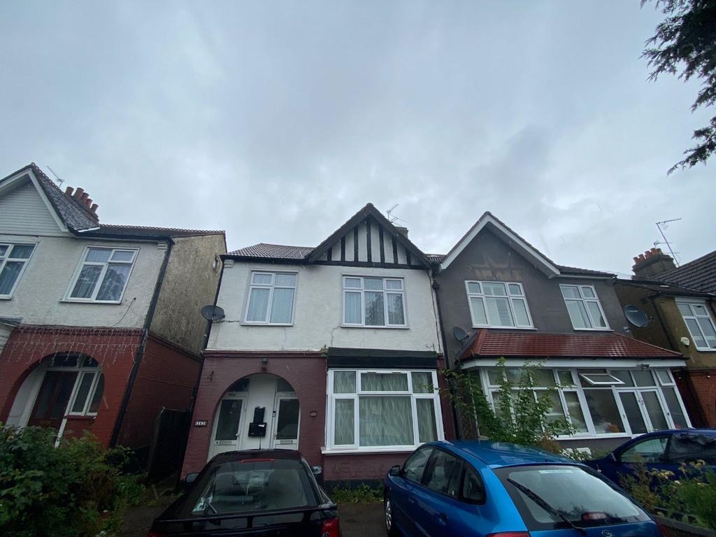 Whitchurch Lane, Edgware,HA8 Studio £1,200 pcm (£277 pw)
