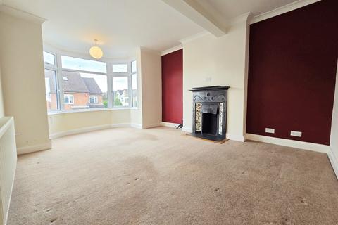 3 bedroom flat to rent, Oakleigh Park Drive, Leigh-on-Sea, Essex