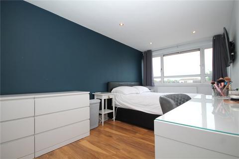 2 bedroom flat for sale, Chetwode Road, Surrey KT20