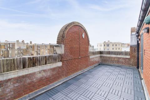 2 bedroom flat for sale, Trinity Square, Margate, CT9