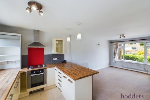 4 Beech Grove, Addlestone, KT15 1QQ