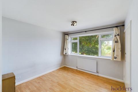 4 Beech Grove, Addlestone, KT15 1QQ
