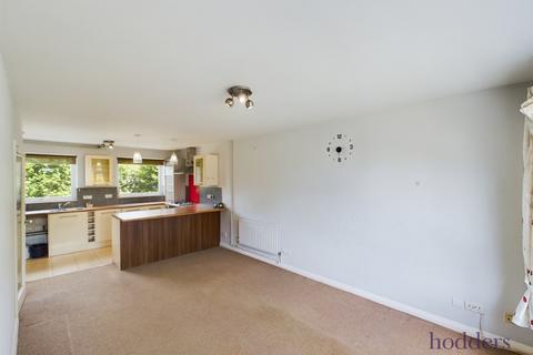 4 Beech Grove, Addlestone, KT15 1QQ