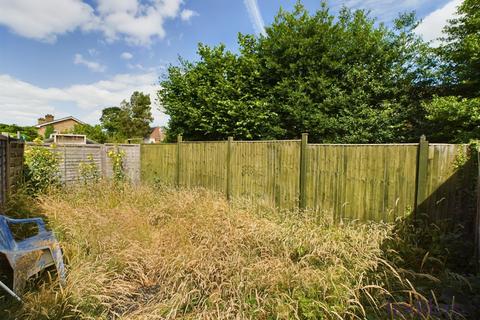 4 Beech Grove, Addlestone, KT15 1QQ