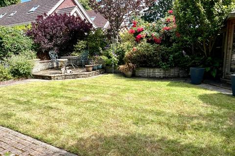 undefined, Walnut Close, New Milton, Hampshire, BH25