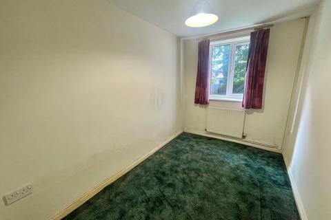 2 bedroom flat for sale, Wildwood Close, Great Moor
