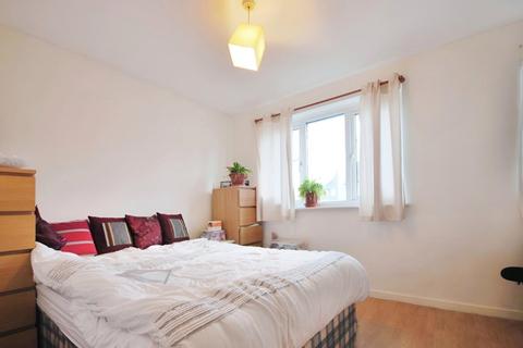 2 bedroom terraced house to rent, Central Hill London SE19