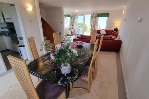 3 bedroom property for sale, Coast Road, Normans Bay, Pevensey, BN24