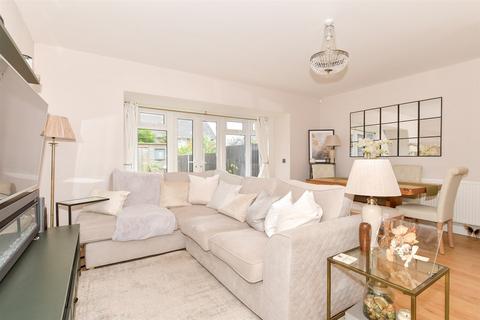 4 bedroom terraced house for sale, St. Paul's Crescent, Boughton-Under-Blean, Faversham, Kent