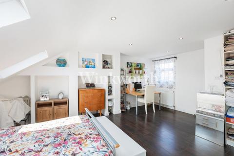 113 Allison Road, London, N8 0AP