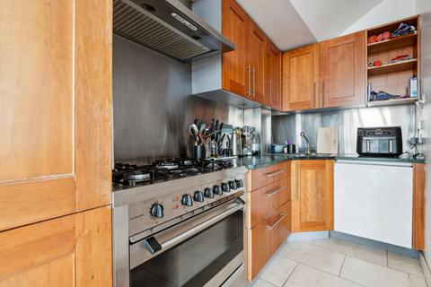 2 bedroom flat to rent, Mediterranean House, 175 Wandsworth High Street, London