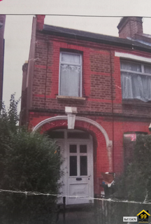 2 bedroom apartment to rent, Chewton Road, London, E17