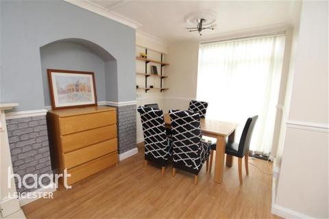 3 bedroom semi-detached house to rent, Turville Road