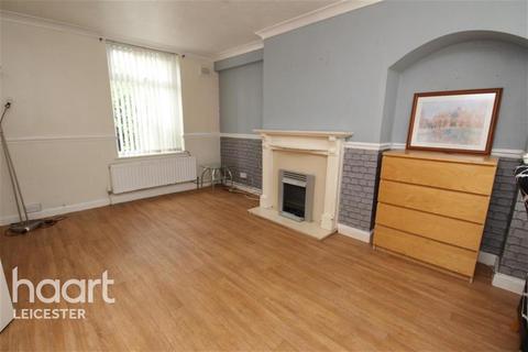 3 bedroom semi-detached house to rent, Turville Road