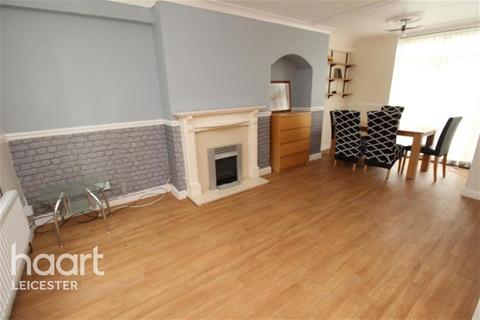 3 bedroom semi-detached house to rent, Turville Road