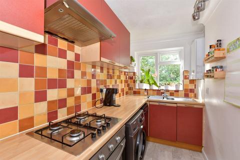 1 bedroom ground floor flat for sale, Haslemere Road, Wickford, Essex