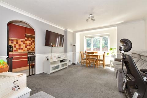 1 bedroom ground floor flat for sale, Haslemere Road, Wickford, Essex