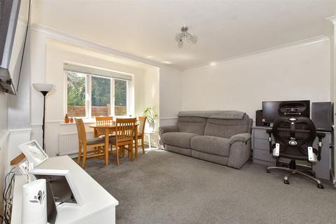 1 bedroom ground floor flat for sale, Haslemere Road, Wickford, Essex