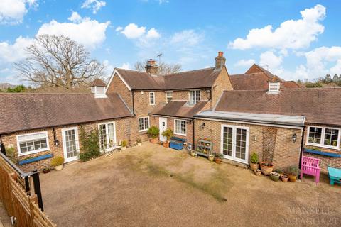 5 bedroom detached house for sale, Newchapel Road, Lingfield RH7