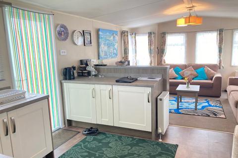2 bedroom park home for sale, Meadow Bay Holiday Park Ltd, Manor Road, Hayling Island, Hampshire