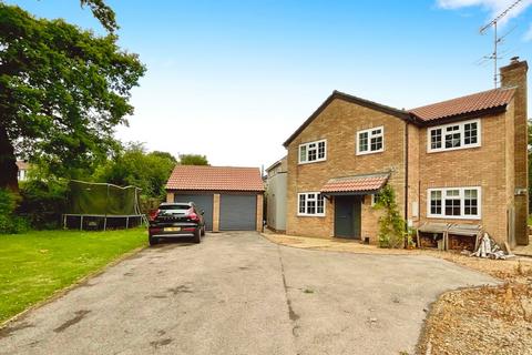 4 bedroom detached house for sale, Wallace Close, Usk NP15