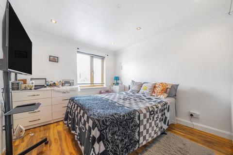 68 Stoneycroft Close, London, SE12 0SL