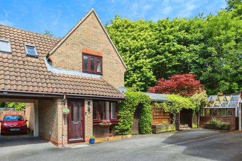 2 bedroom semi-detached house for sale, Almond Close, Ashford, Kent