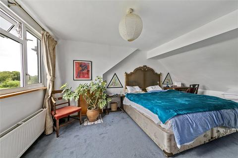 29 The Quadrant, London, SW20 8SW