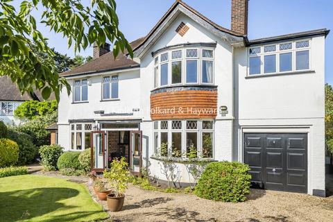 Fircroft Oakwood Close, Chislehurst, BR7 5DD