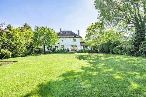 Fircroft Oakwood Close, Chislehurst, BR7 5DD