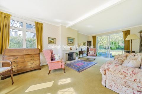 Fircroft Oakwood Close, Chislehurst, BR7 5DD