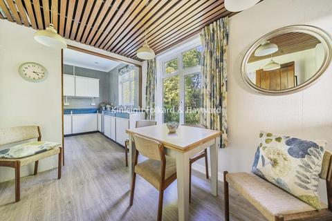 Fircroft Oakwood Close, Chislehurst, BR7 5DD